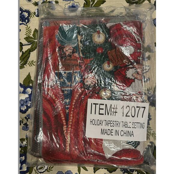 NWT Vintage Victorian Santa Christmas Tree Table Runner 4‎ placemats settings - Picture 9 of 9